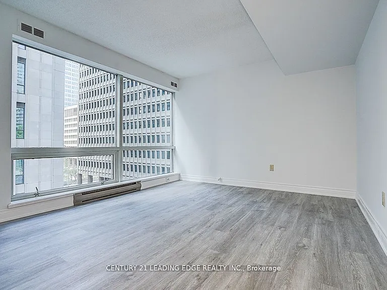 1001 Bay St #514 — Photo 27
