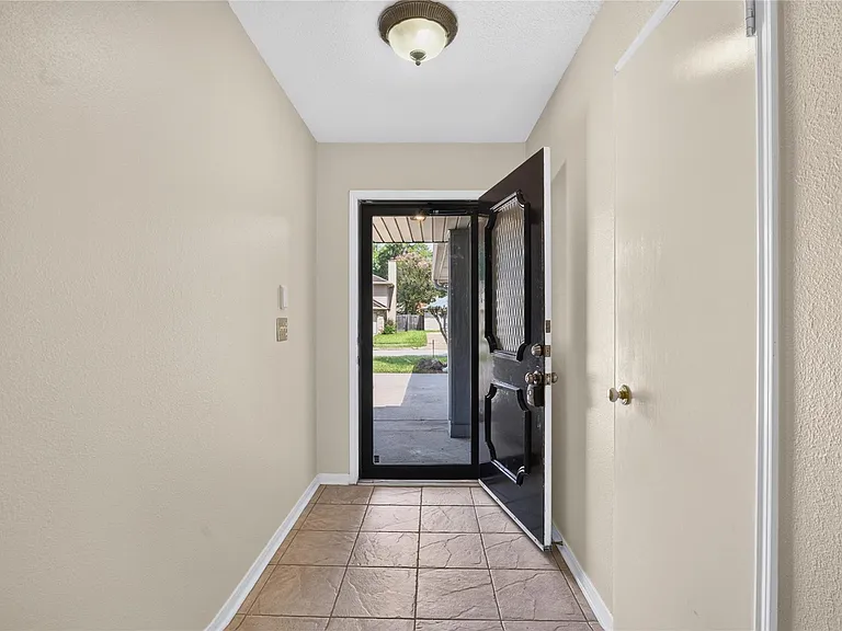 9211 Palm Shores Dr — Photo 4