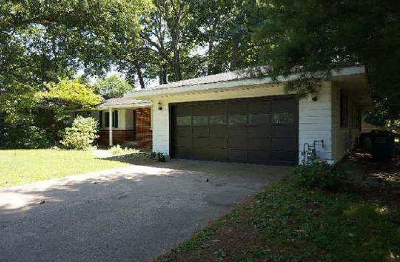 227 E Coolspring Ave photo 1