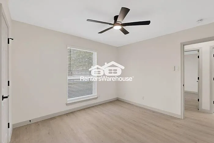 710 Worcester Ln — Photo 35