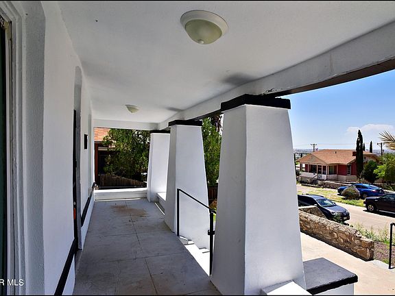 4th image of 2111 Portland Ave #1