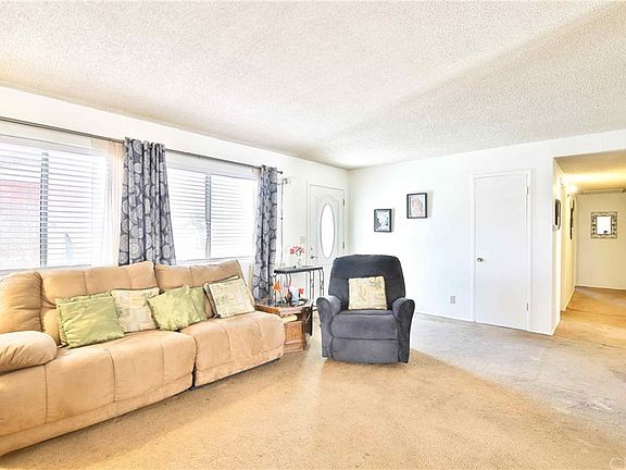 4th image of 16287 Appleblossom St