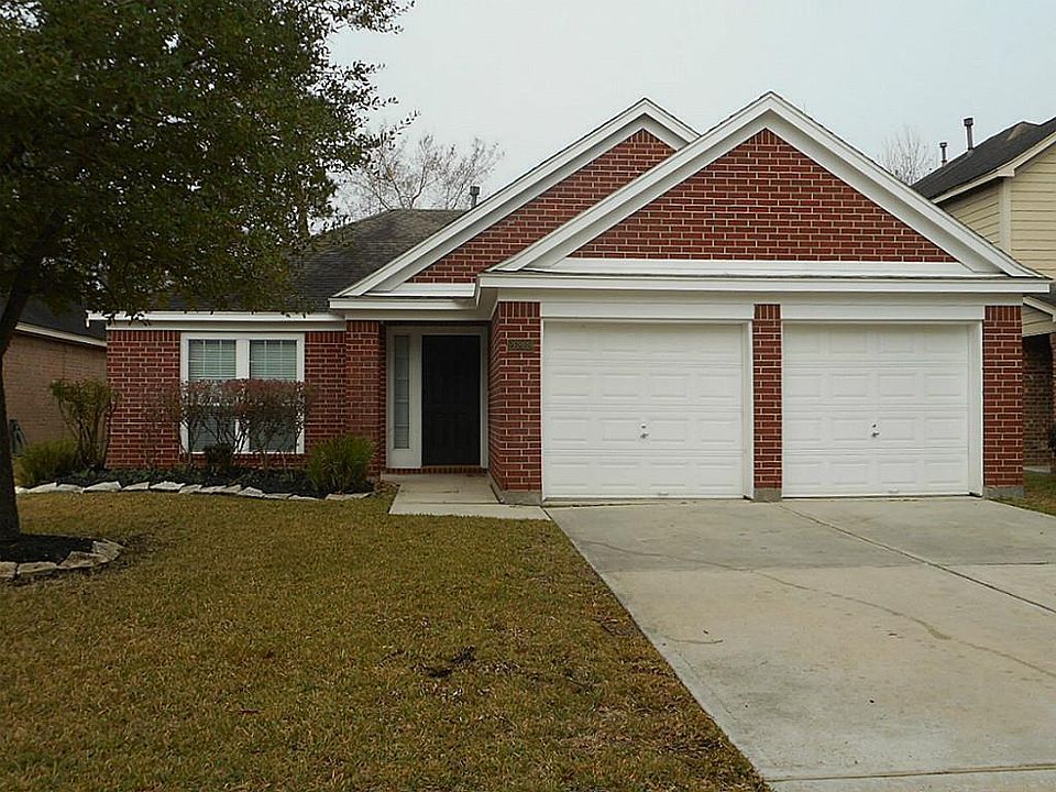 1st image of 26869 Manor Falls Dr
