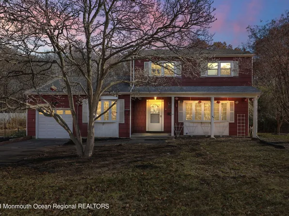 28 Chesapeake Road, Manalapan, NJ 07726