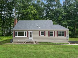 33 Youngs Apple Orchard Rd, Northford, CT 06472