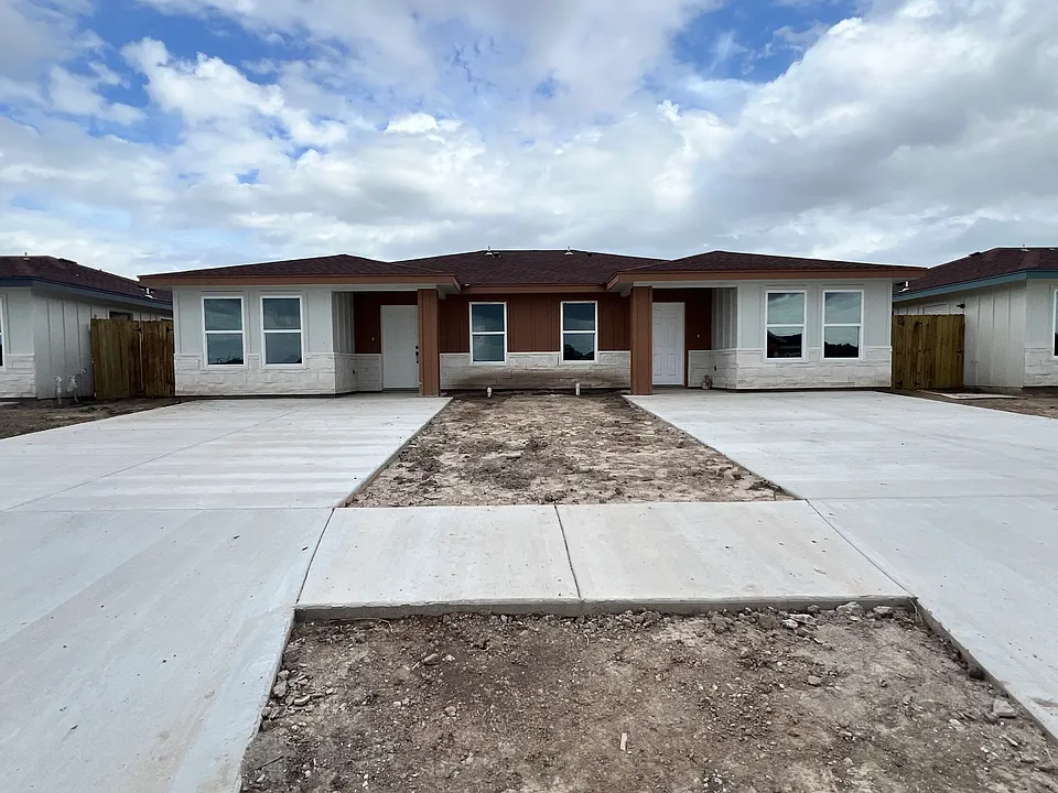685 Seminole Ln #AB