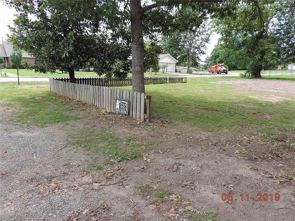 1st image of 405 Church Ave