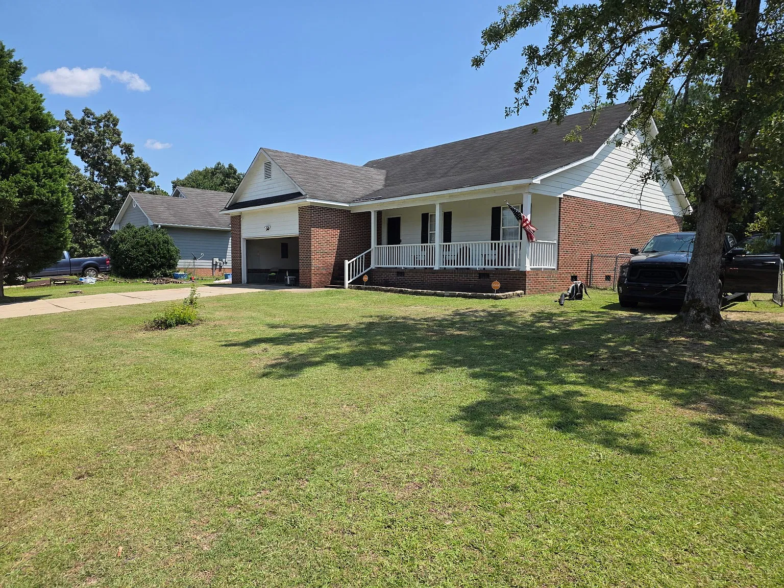 3 bed, 2.0 bath, 1468 sqft, $1,875 — Photo 2