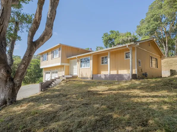 18105 Wylie Hill Ln, Salinas, CA 93907