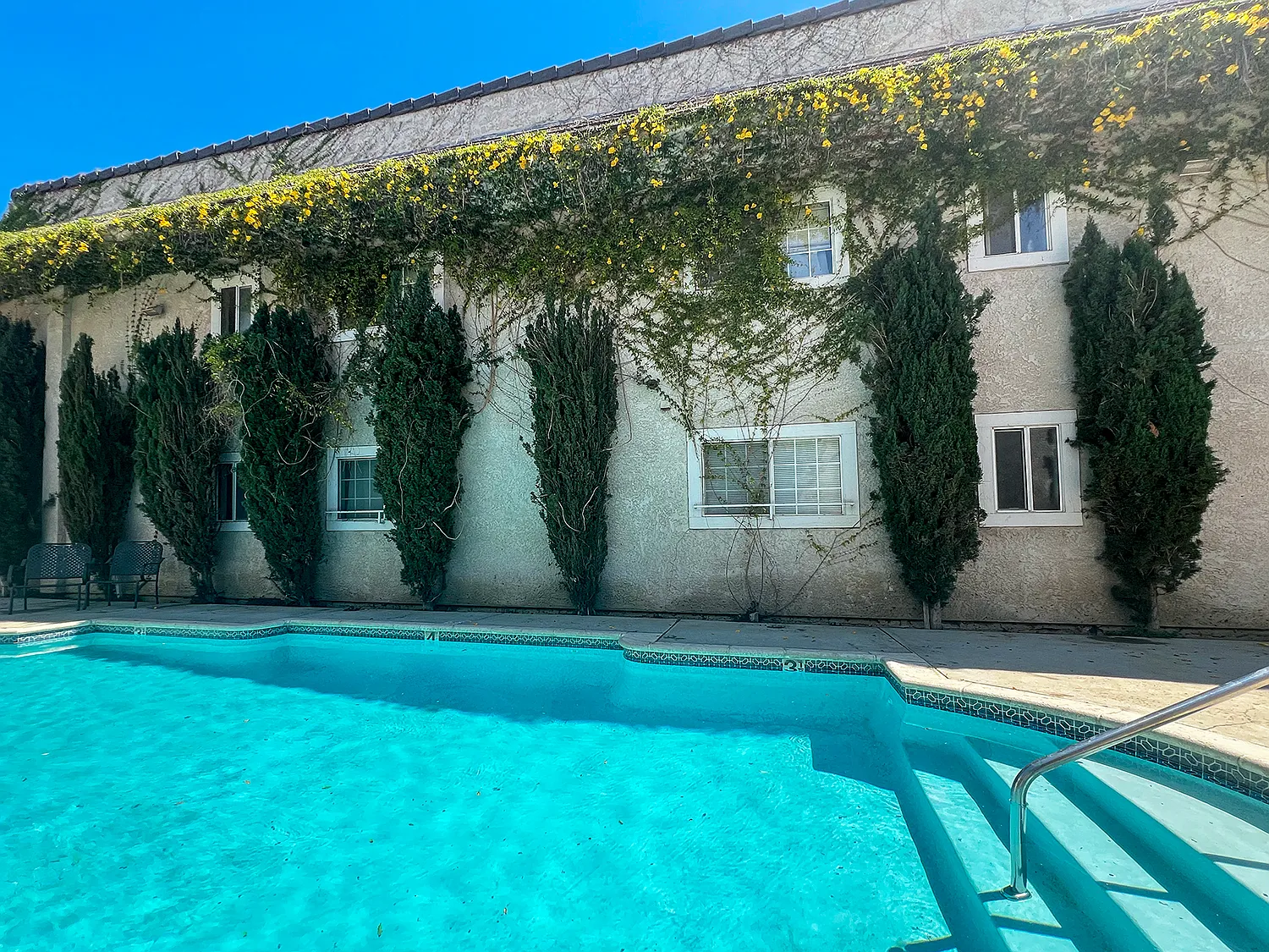 Pinecrest Apartments — Photo 1