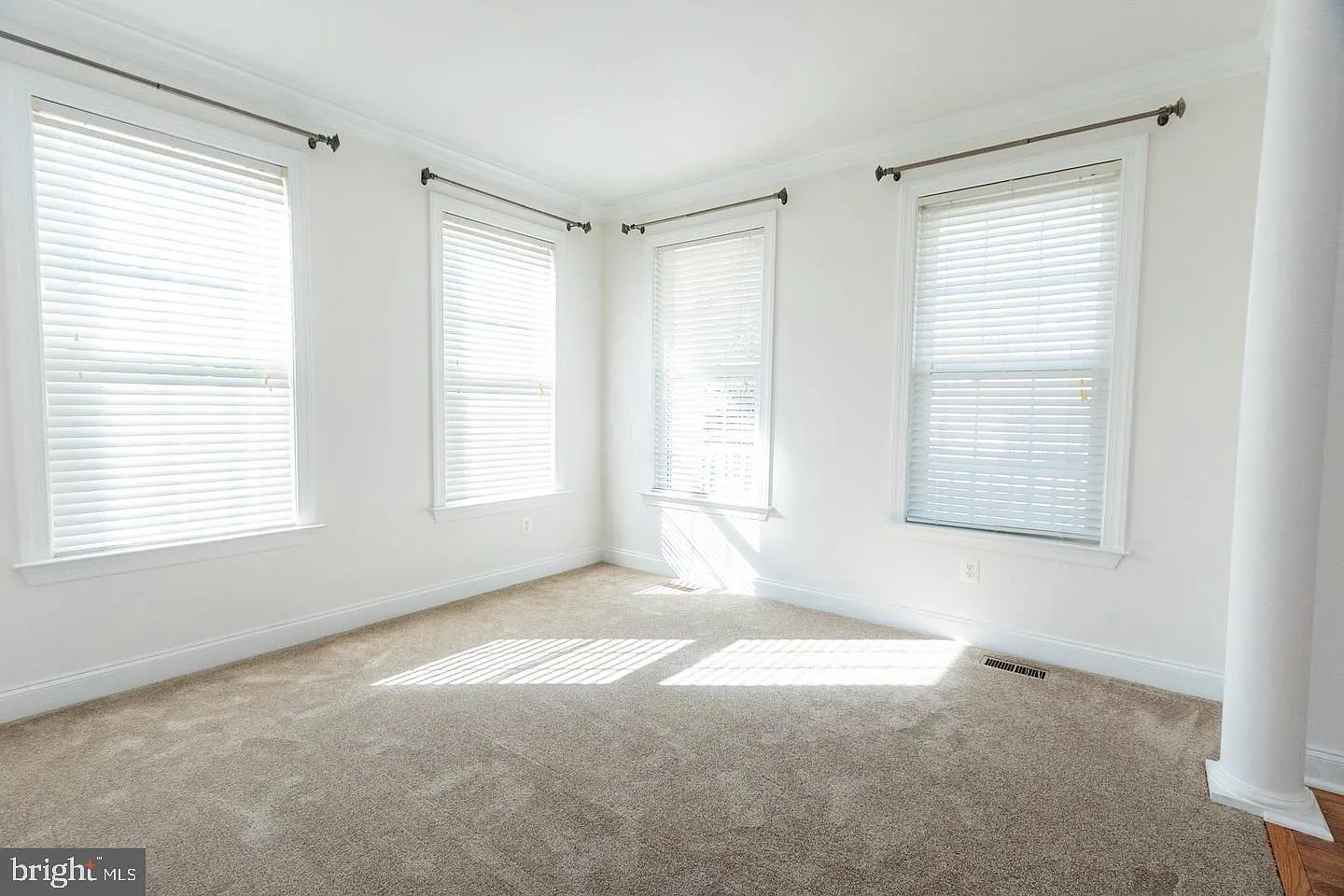 5 bed, 3.5 bath, 4330 sqft, $2,800 — Photo 4