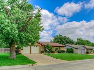 3316 Glenmont Dr, Fort Worth, TX 76133