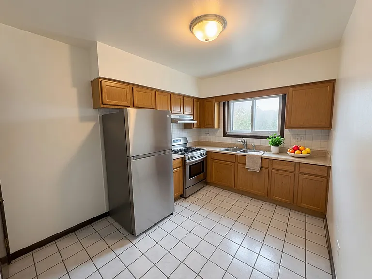 5686 N Elston Ave — Photo 2