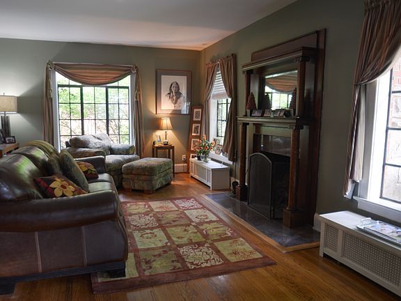 3rd image of 3837 Indianview Ave
