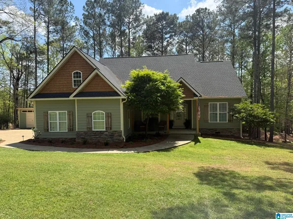 156 Moonbrook Dr, Dadeville, AL 36853