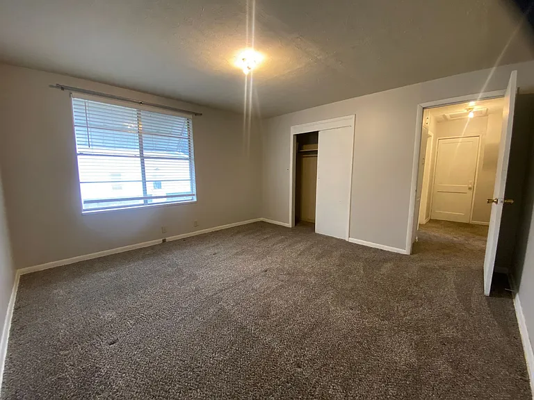 221 N Pesotum Ave — Photo 3