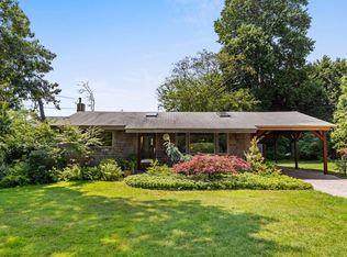 1 Gegan Dr, Southampton, NY 11968