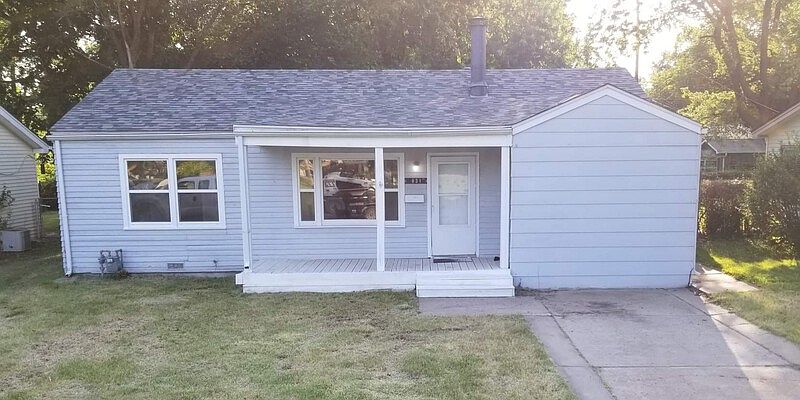 1st image of 831 Charron Dr