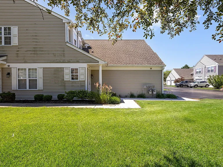 2827 Rutland Cir #204 — Photo 15