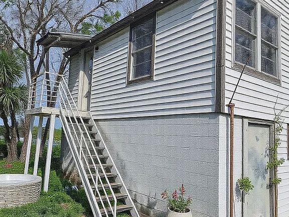 4th image of 316 Bush Dr #B