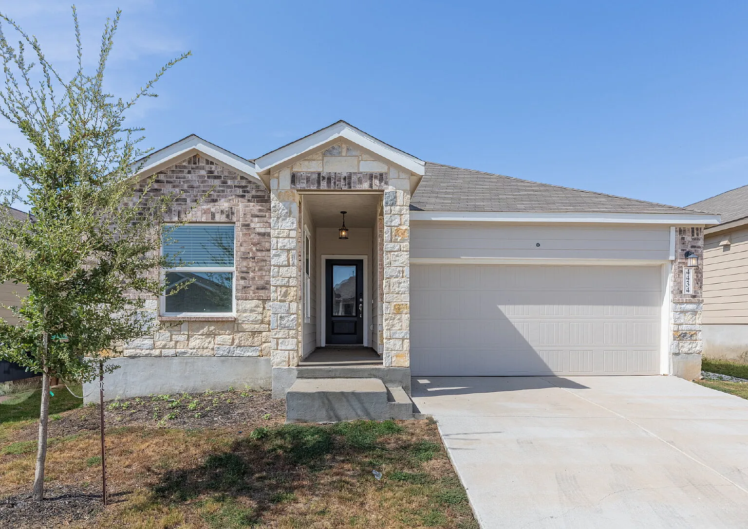 3 bed, 2.0 bath, 1410 sqft, $1,985 — Photo 1