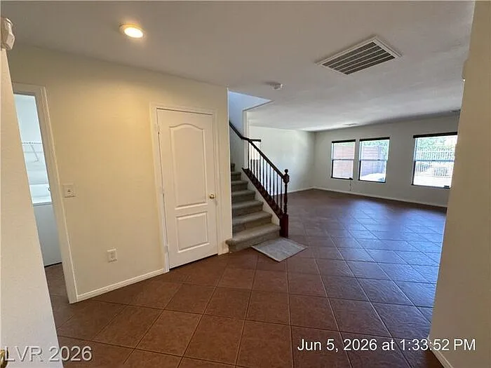 2616 Courlan Dr — Photo 2