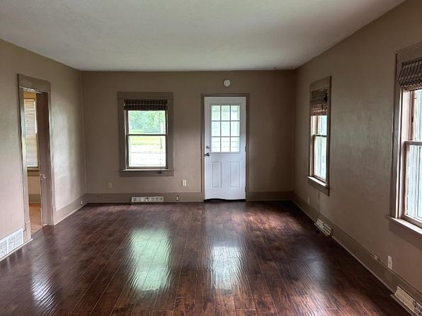 903 N West Ave