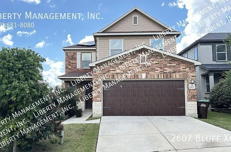 2607 Bluff Xing — Photo 1