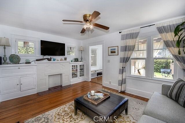 1st image of 372 Jasmine St #372