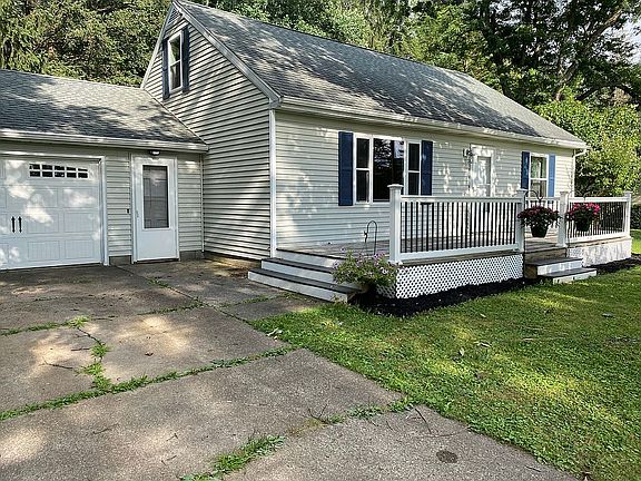 3rd image of 6561 Sherwood Ln