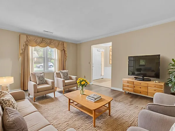 13 Ashland Dr, Charleston, SC 29407