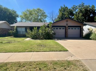 2009 Dallas St, Plainview, TX 79072