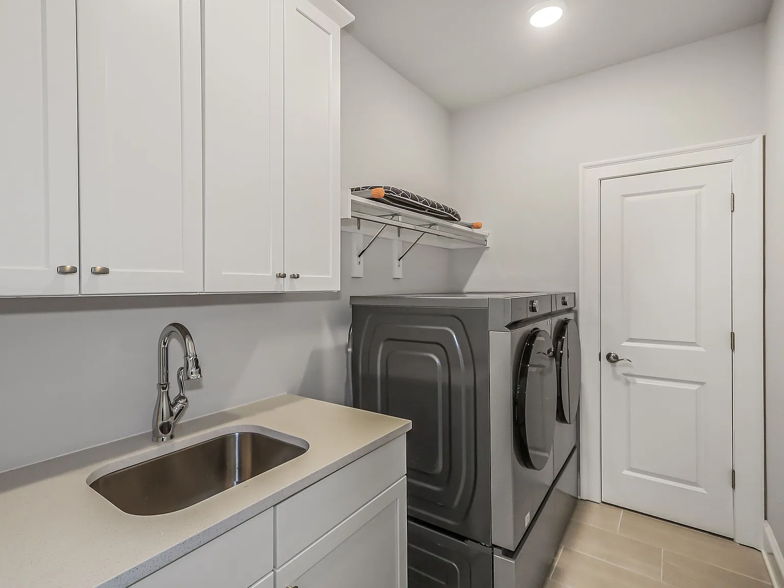 4 bed, 3538 sqft, $6,300 — Photo 3