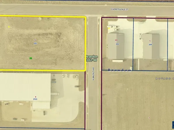 101 E Honeysuckle St, Brandon, SD 57005