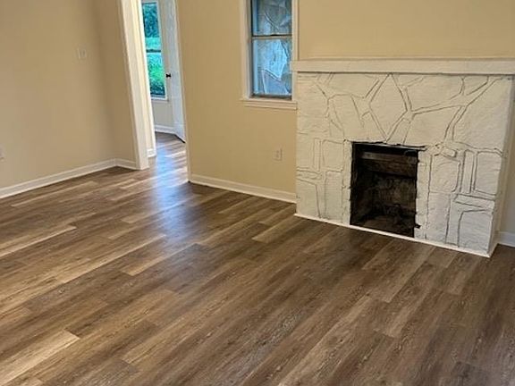 4th image of 4240 Baucum Pike