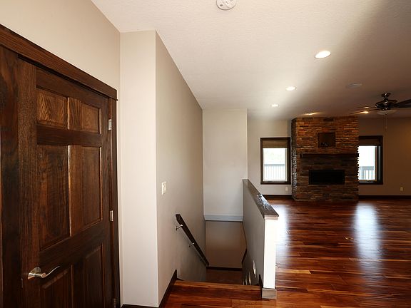 4th image of 1218 Southview Ct