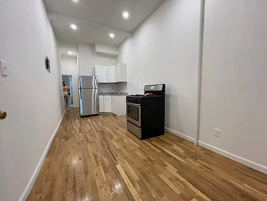 Rented by Coda Real Estate NYC | media 18