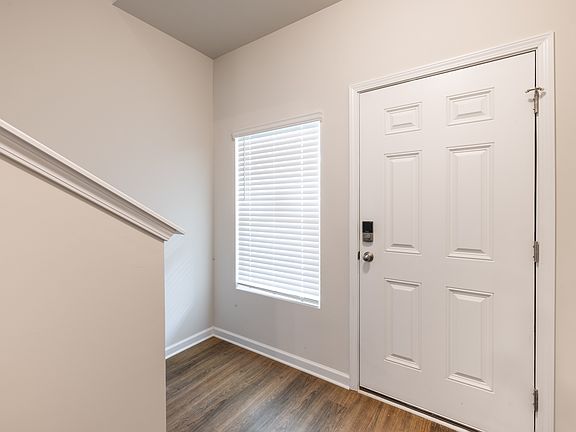5th image of 142 S Bell Ave #1