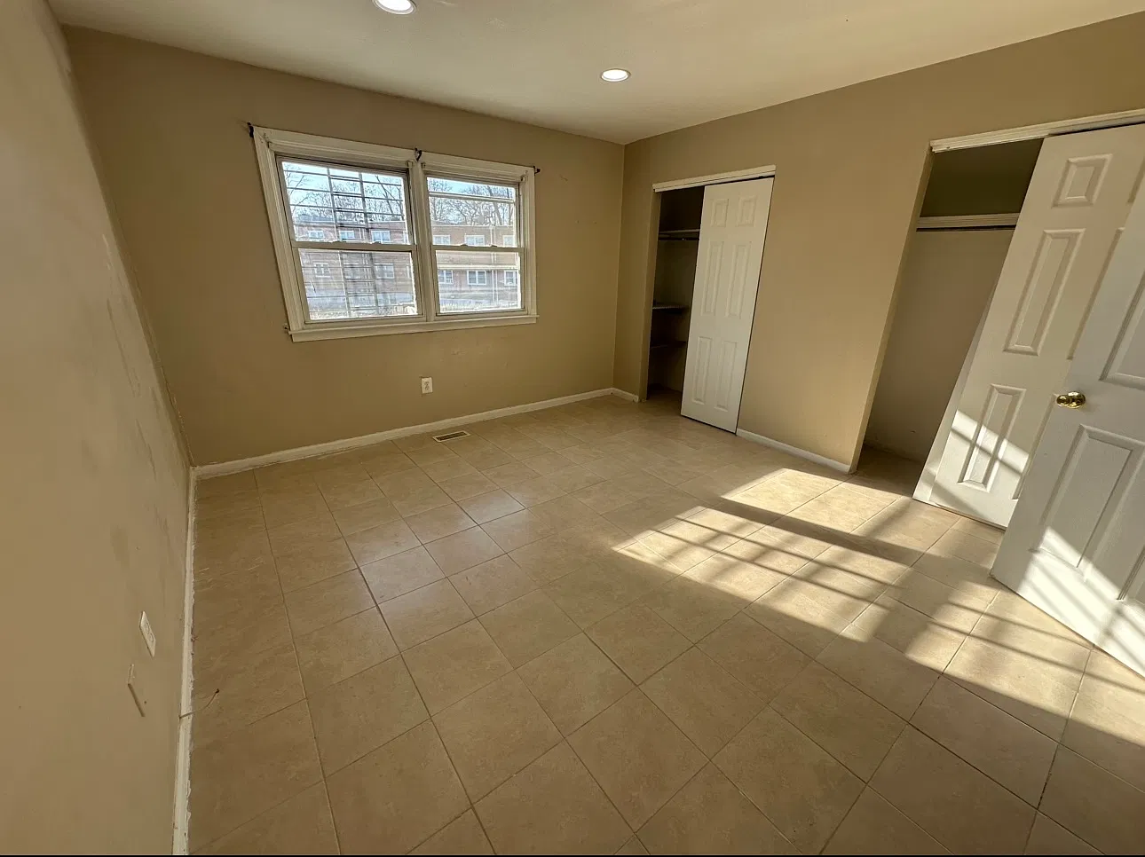 3 bed, 1100 sqft, $1,500 — Photo 2