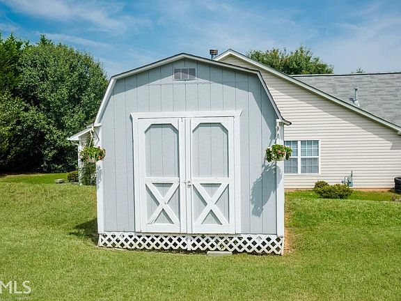 5th image of 951 Rolling Meadows Dr