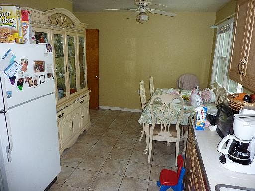 5th image of 1206 W Stoneham St
