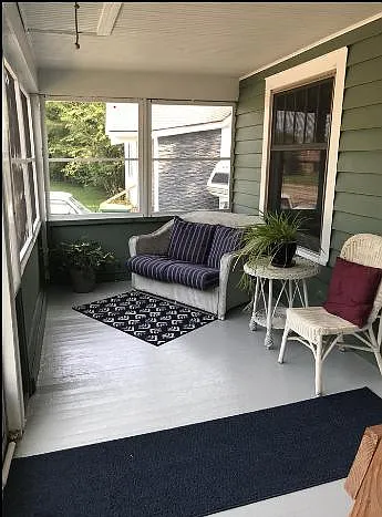 3 bed, 1320 sqft, $1,800 — Photo 1
