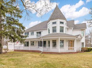 663 N Riverside Ave, Saint Clair, MI 48079