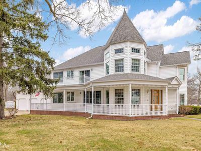 663 N Riverside Ave, Saint Clair, MI, 48079