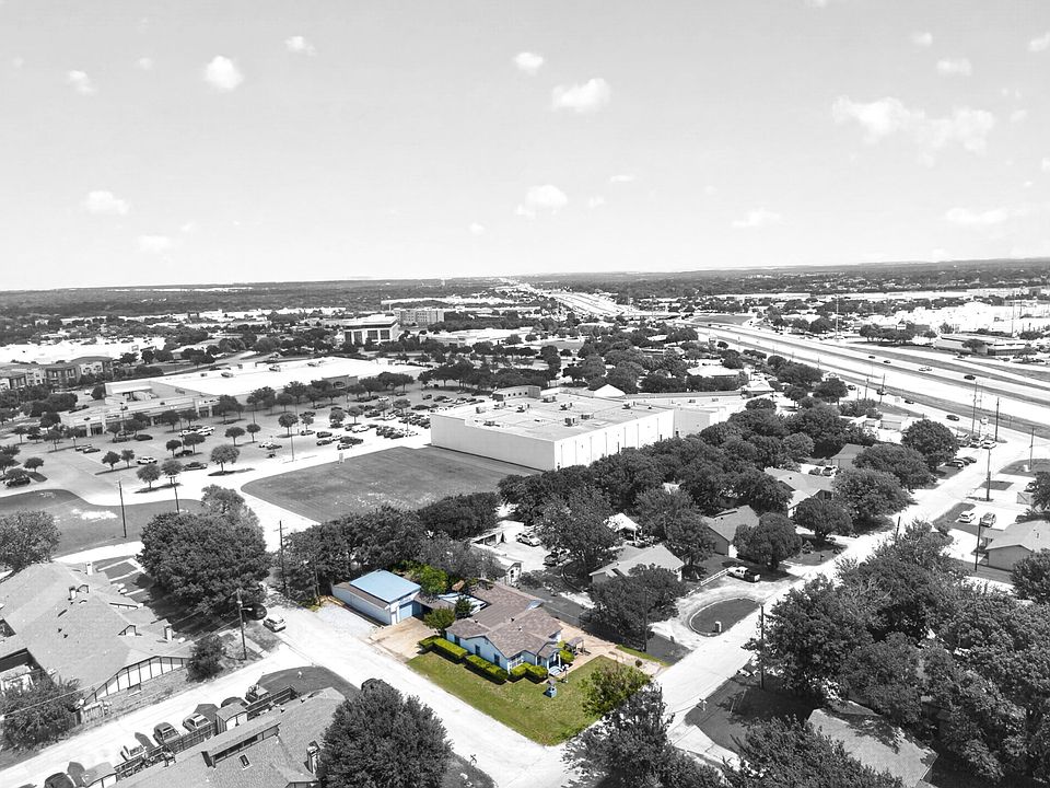 1st image of 207 Hood Dr