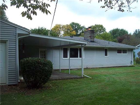 3rd image of 18 Butternut Dr