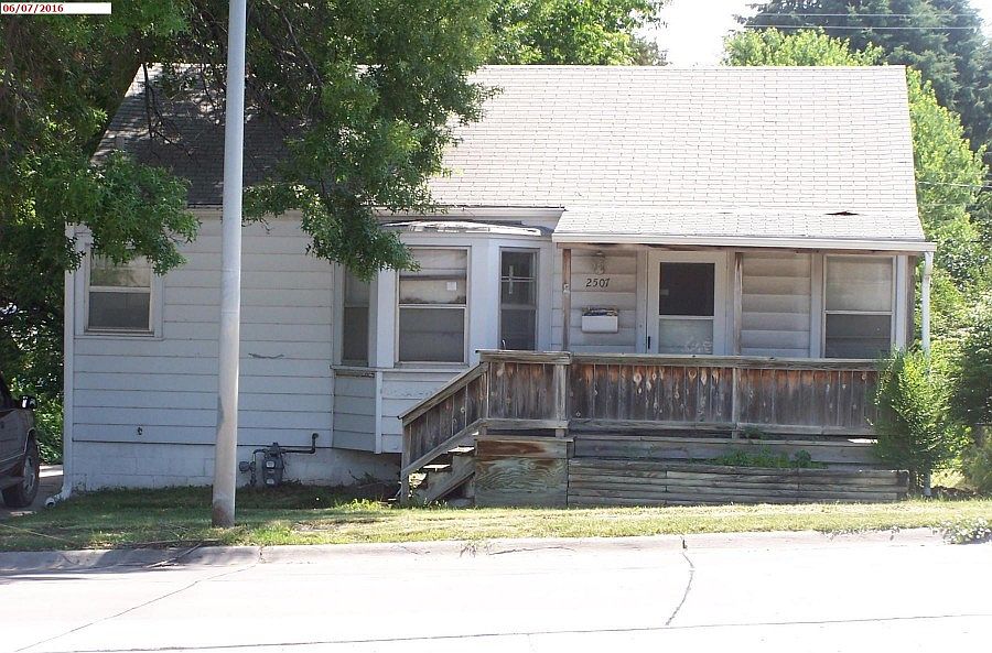 1st image of 2507 S 60th St