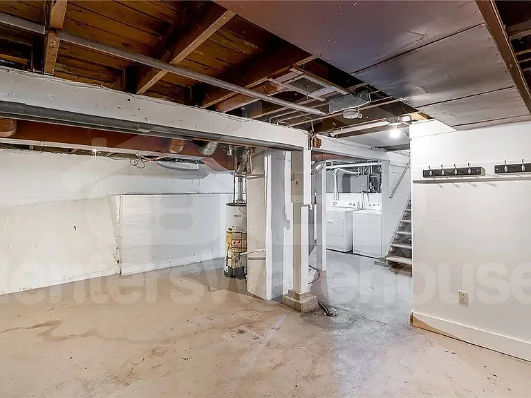 737 28th St — Photo 24