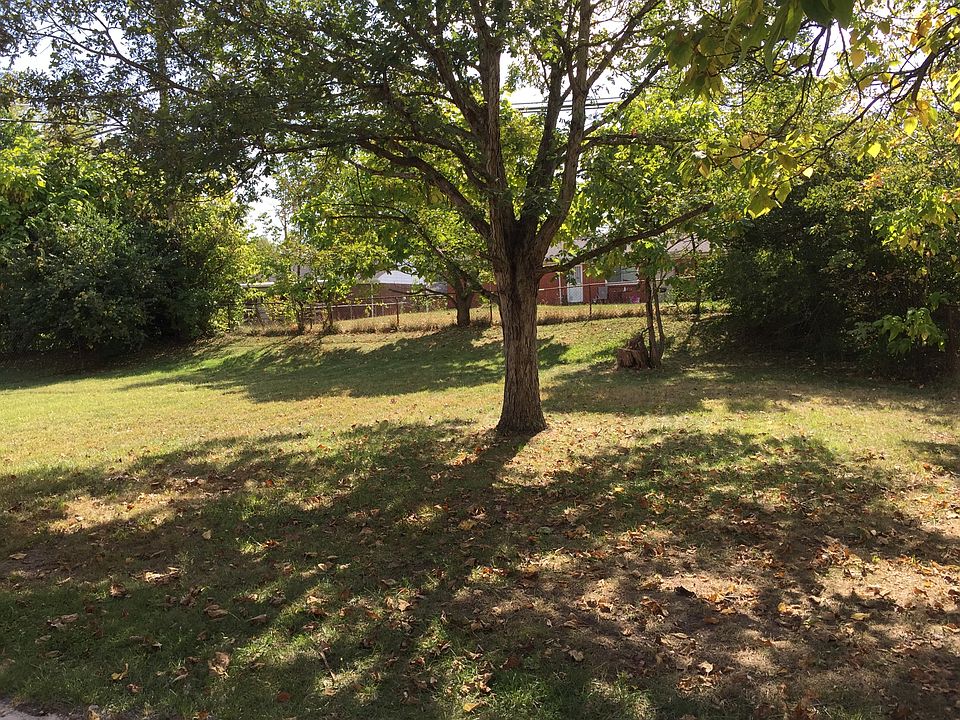 2nd image of 1935 Windmill Way
