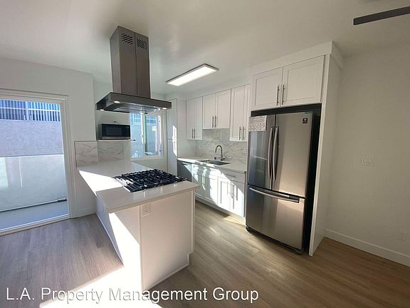 3rd image of 3678 Watseka Ave #4